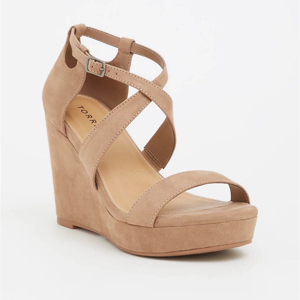 Torrid 9 W Sandals Tan Platform Wedge Faux Suede